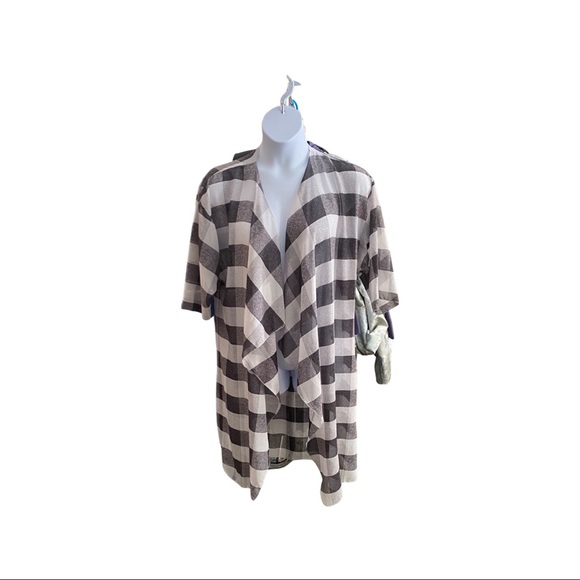 Gray Buffalo plaid size M Shirley by LuLaRoe